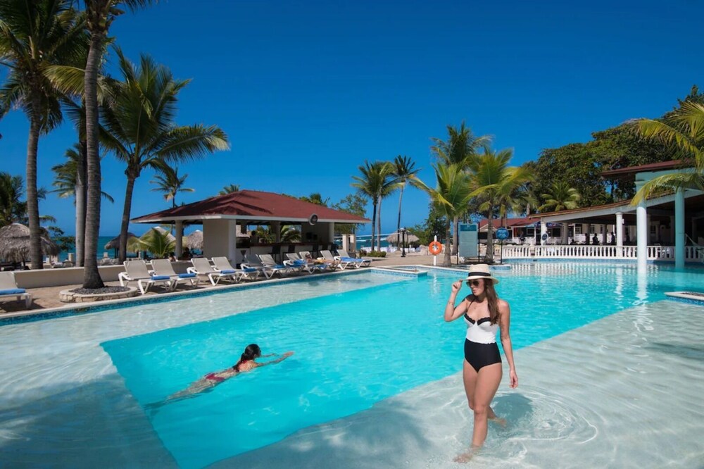 Lifestyle Tropical Beach - All Inclusive