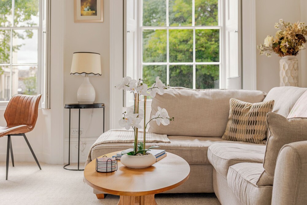 Stylish 5BD Townhouse in Leamington Spa