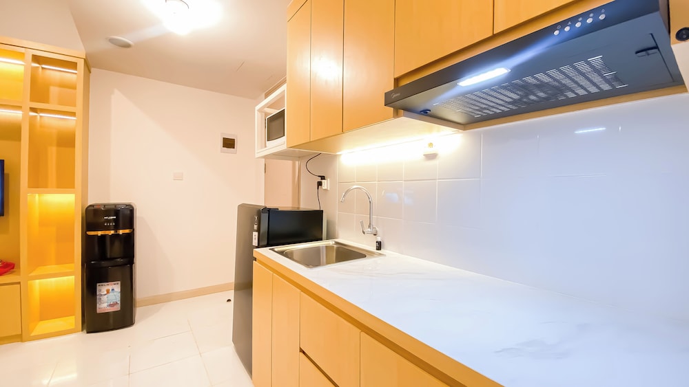 Cozy with Modern Style 2BR Apartment at Tokyo Riverside