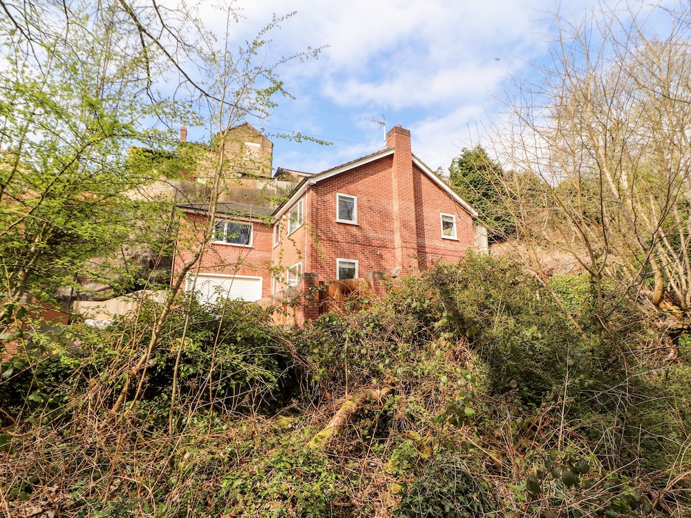 Nant House