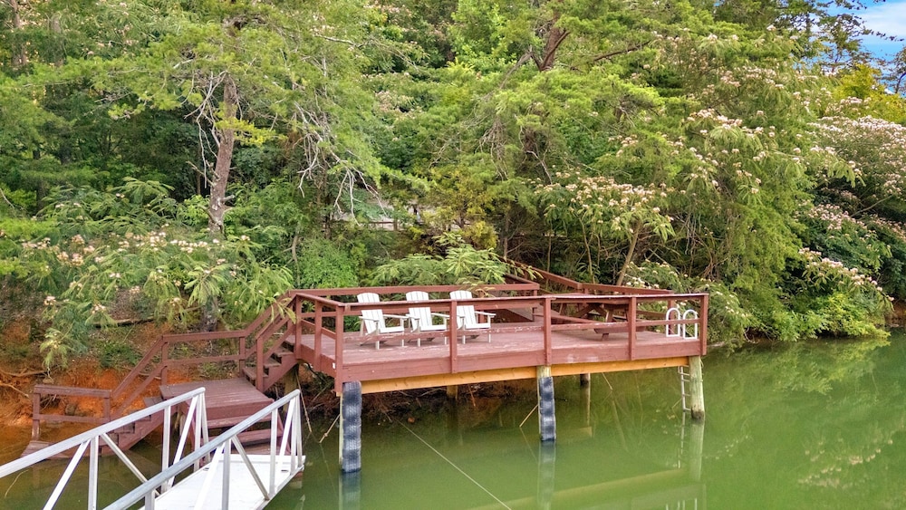 Cozy 3BR Lake Access w Sauna