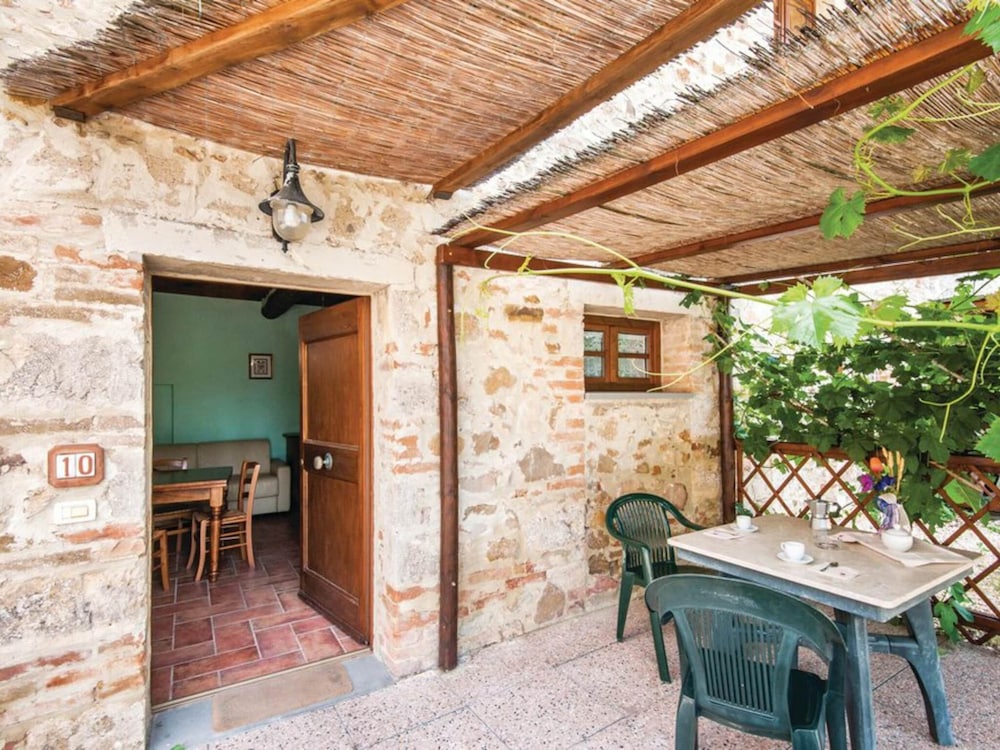 Scenic Apartment in Casole D'elsa With Pool photo 2
