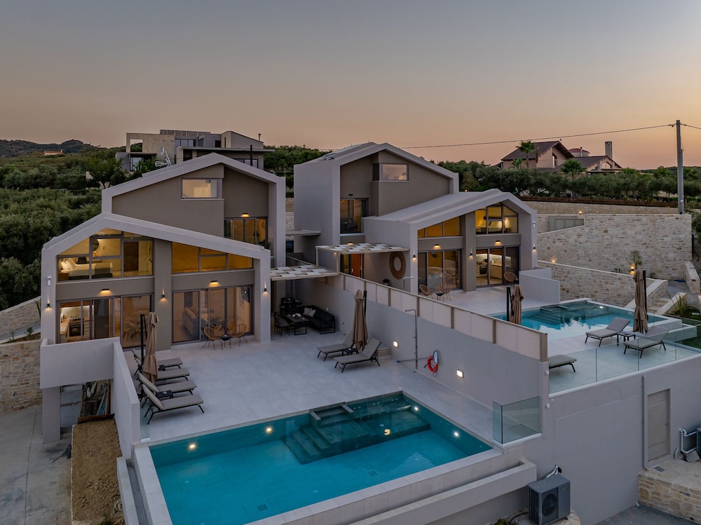 Theo Luxury Villas With Sea View