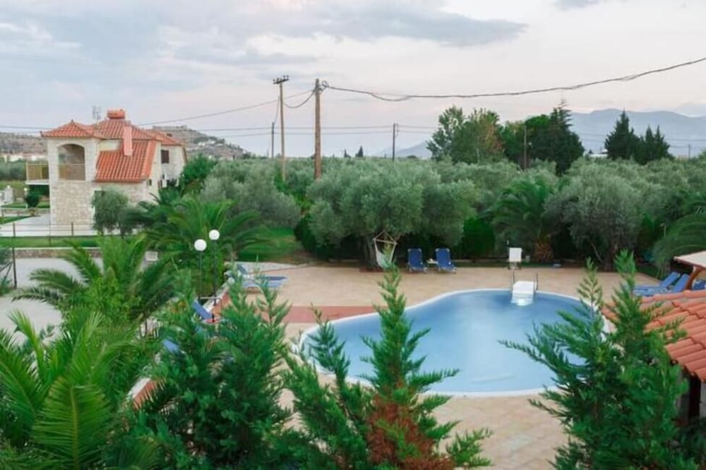 Glyfada Villas 3