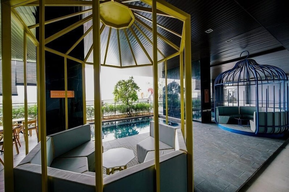 Expressionz Suites by Manhattan Group