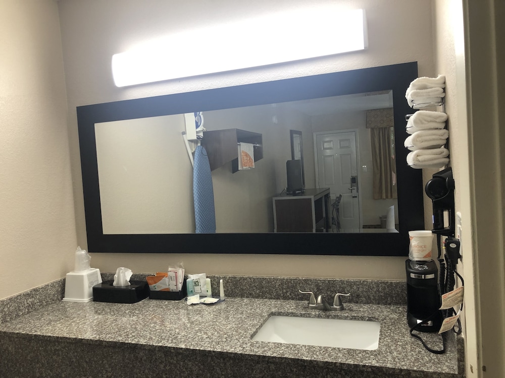 Quality Inn Madisonville