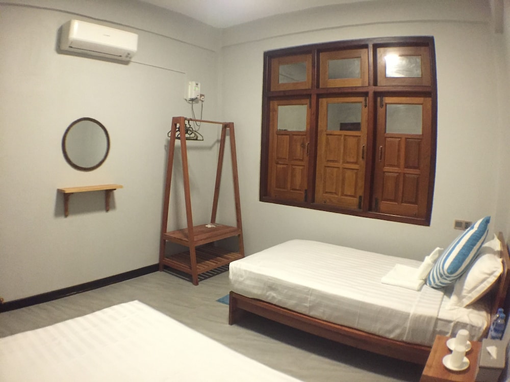 WEStay @ Chillax House - Ngapali - Hostel