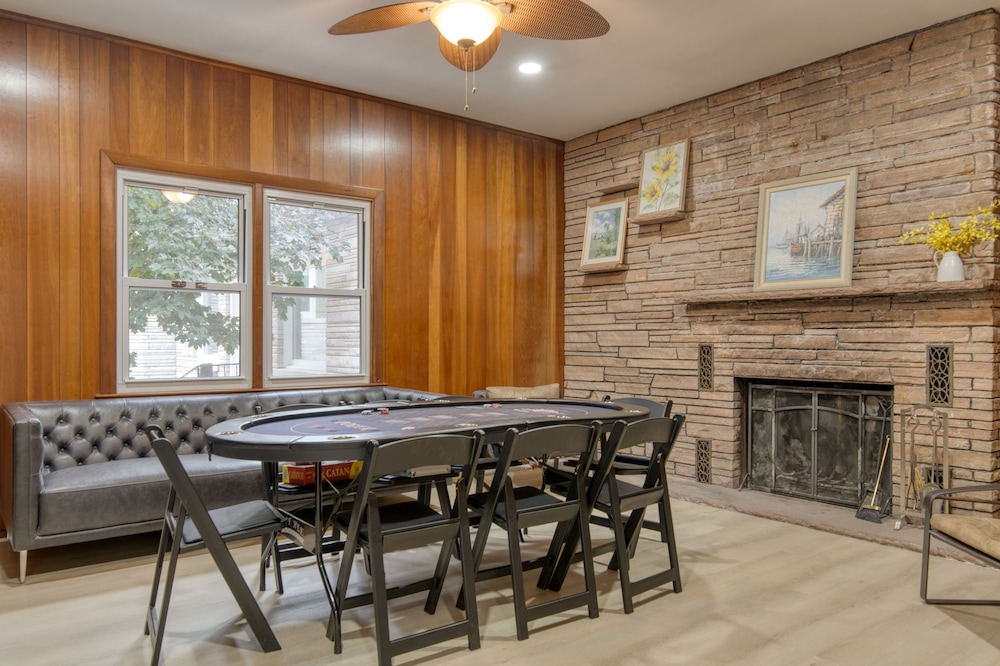 Game Farm Villa by Avantstay 10bdr Private Pond Spa Pool Family-friendly