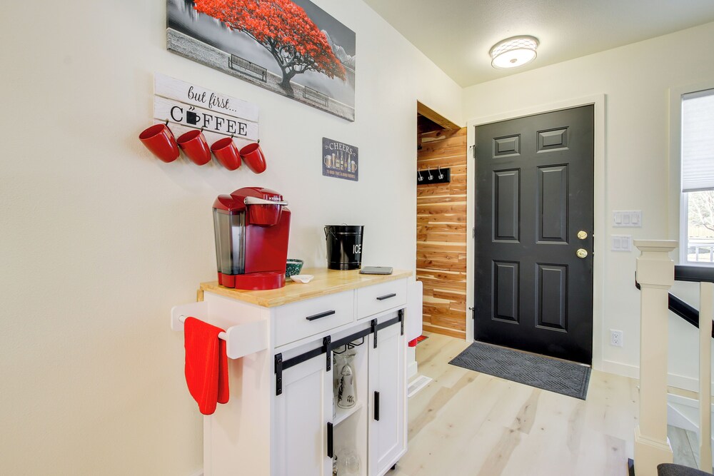 2 Mi to Lincoln Park Zoo: Family-friendly Home