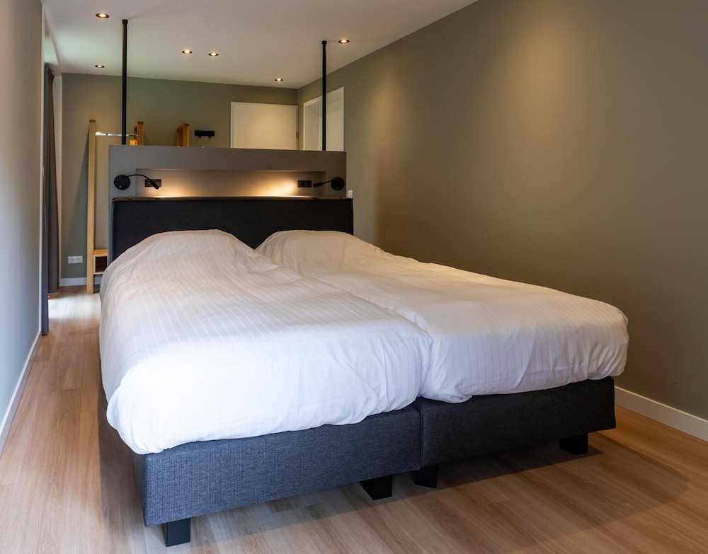 Forest Villa With Hot Tub 6 Persons