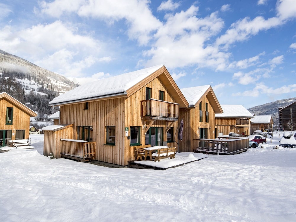 Chalet With Sauna and hot tub