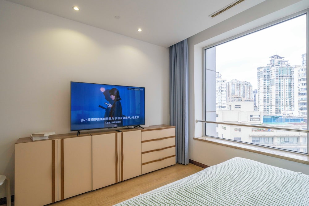 Tyms Xujiahui Stylish 1BR APT