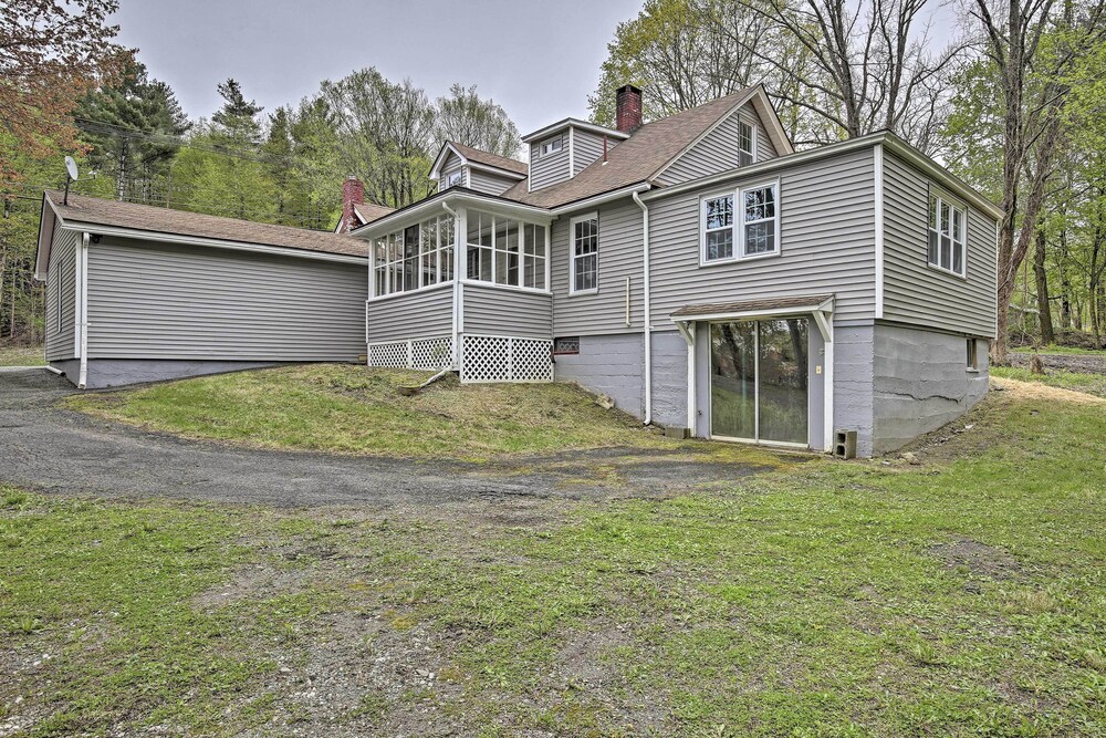Beautiful Lenox Home, 3 Mi to Shakespeare & Co! view 3