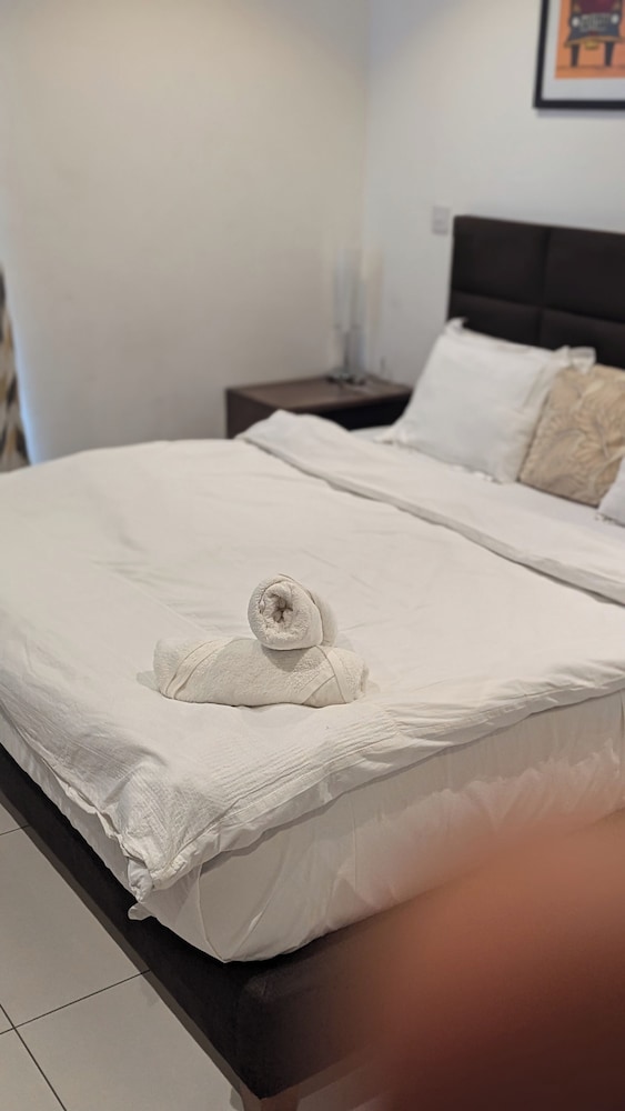 EBS LEGENDSTwo bedroom duplex