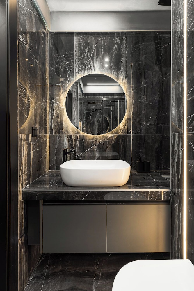 FOS Premium Apartments by halu