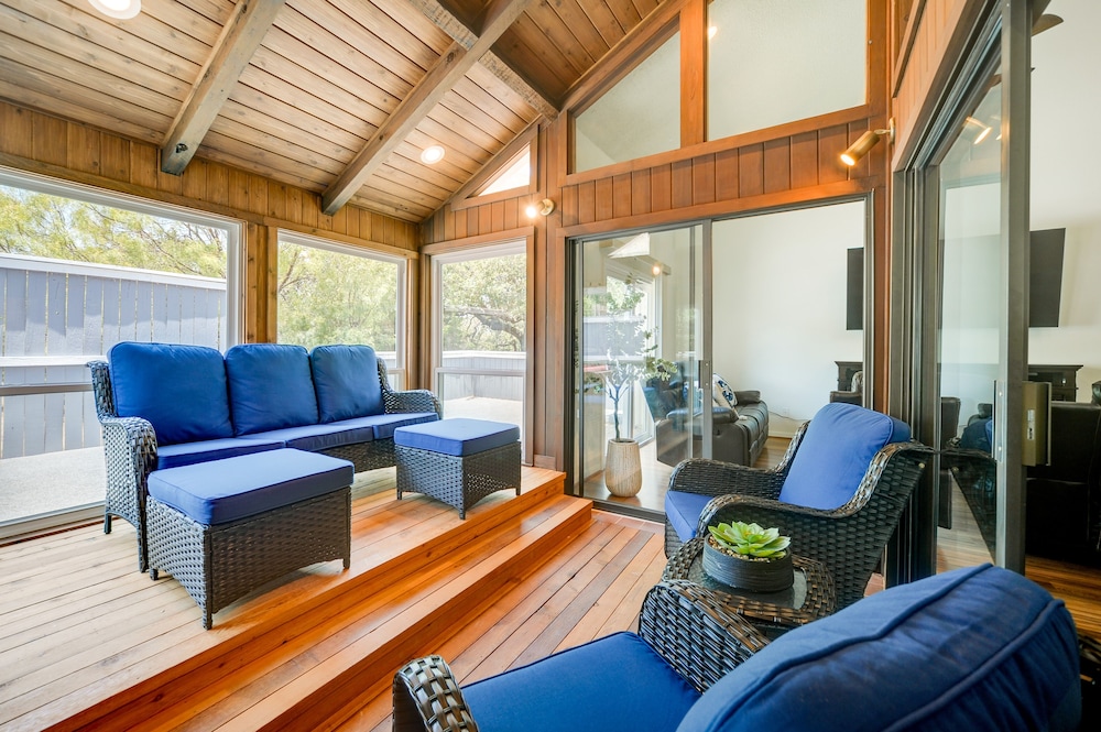 Dog-friendly Texas Retreat w/ Fireplace Grill! - Property Image 19