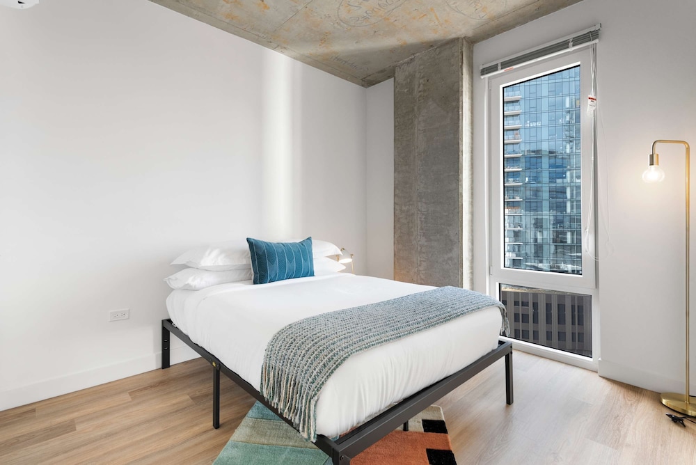 Concert Stay New 4BR Apt by Salt Shed