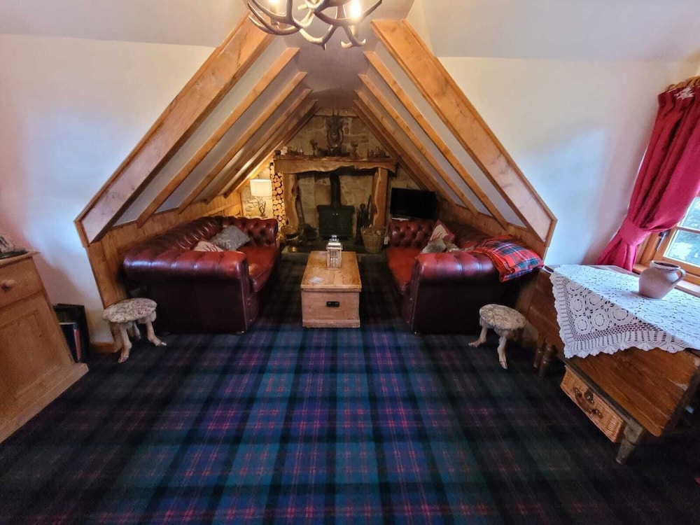 Traditional 2-bed Cottage in Dalry