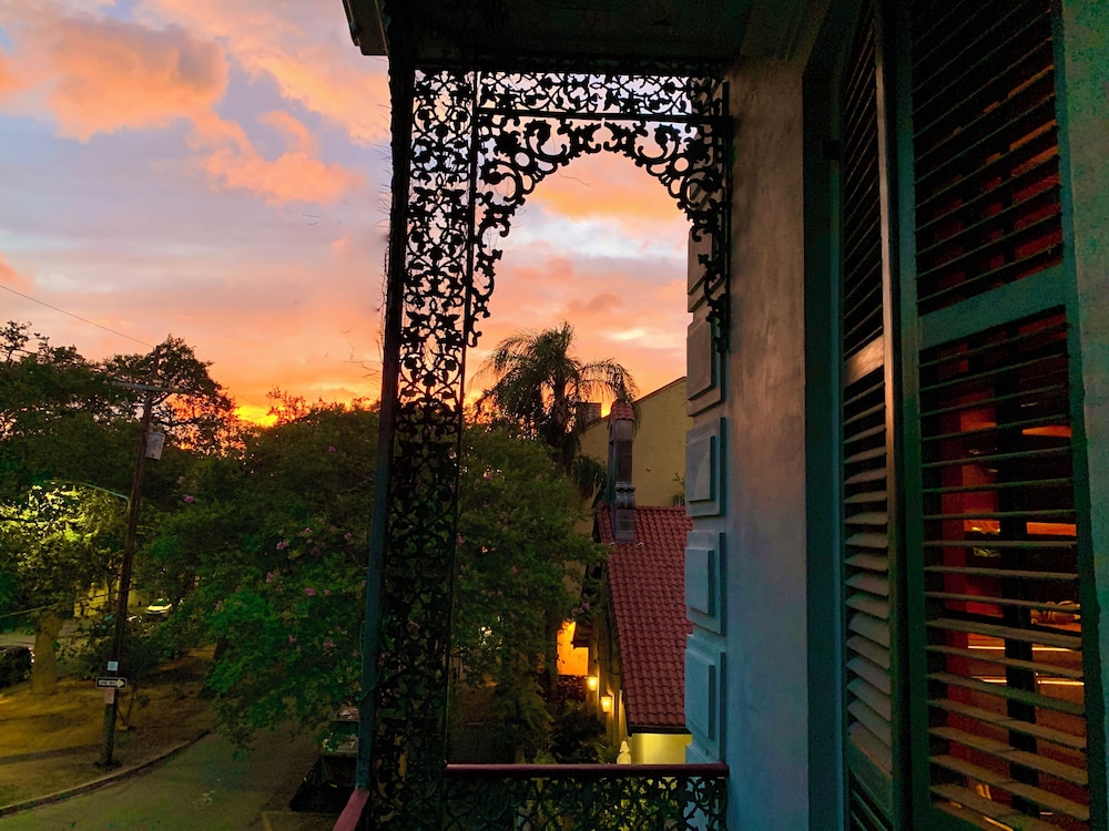 French Quarter Lanaux Mansion B & B