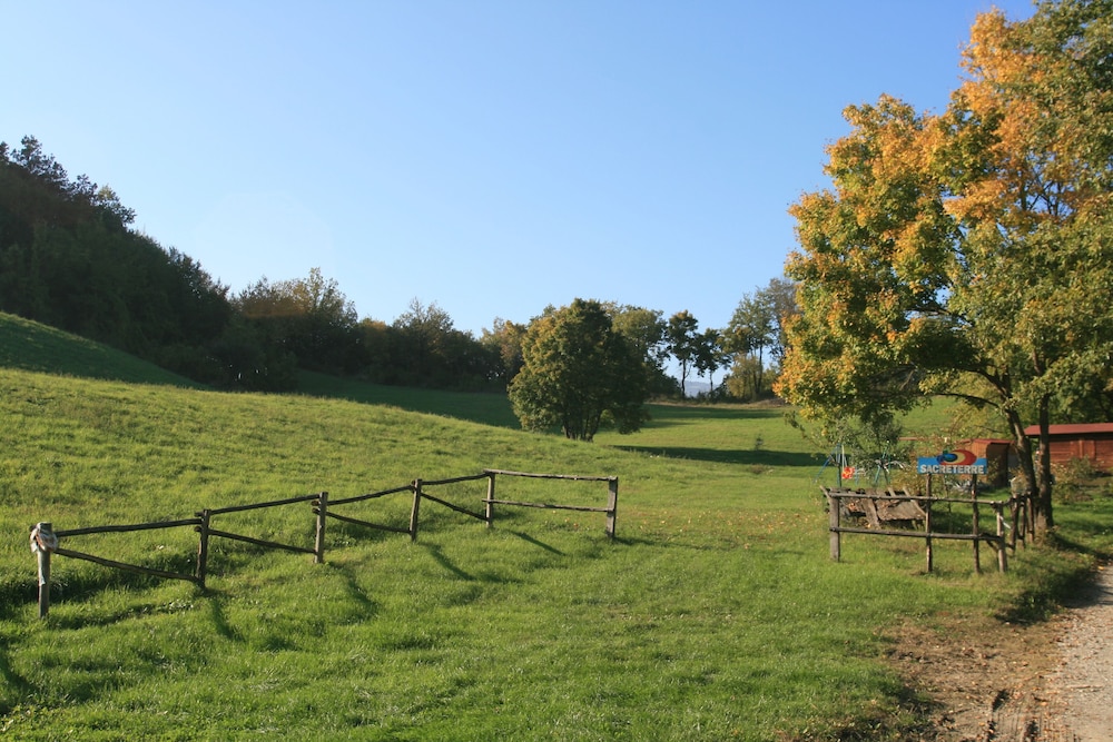 Sacreterre Room  Breakfast - Property Image 14