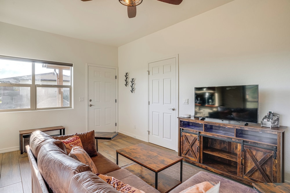 Prescott Home Close to Hiking & Medical Centers!