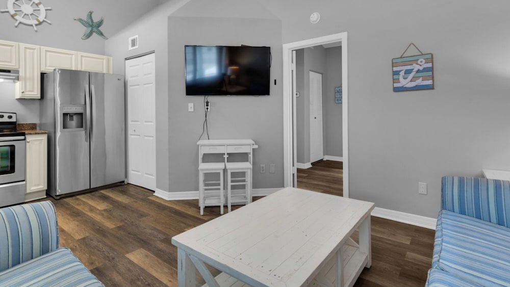 Sand Castles West A4: Steps to Beach, Pools, Private Balcony & More!