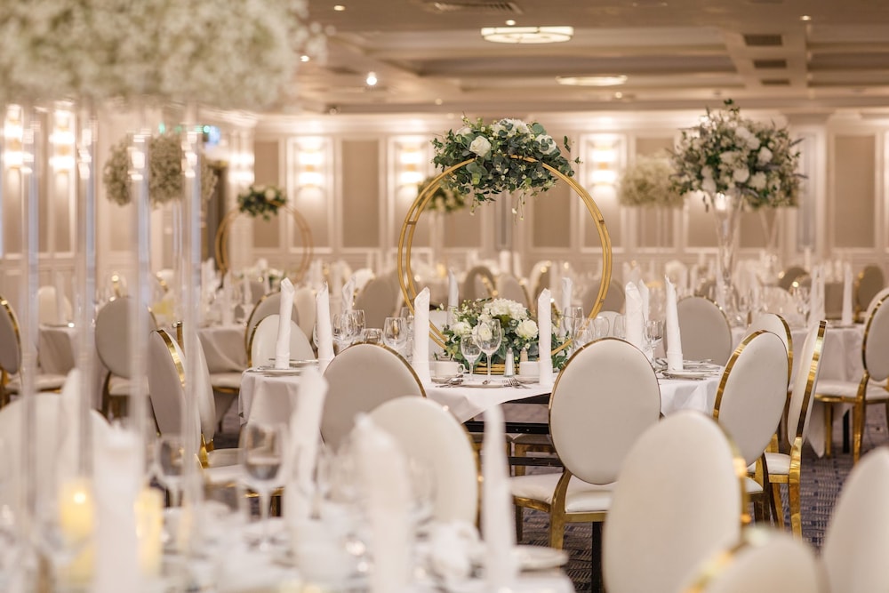 Letterkenny Vacations - Mount Errigal Hotel Conference  Leisure Centre - Property Image 15