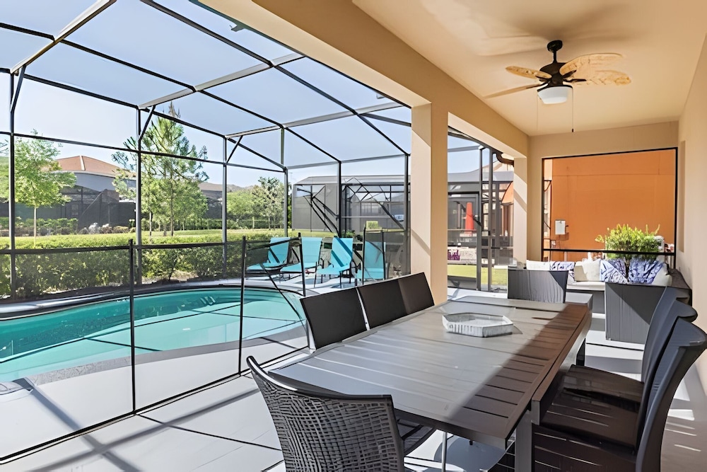 Solterra 6br, 4 Ensuites, Pool & Game Room