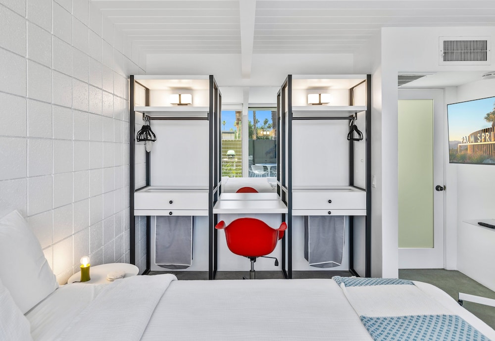 1957 Modern Hideaway