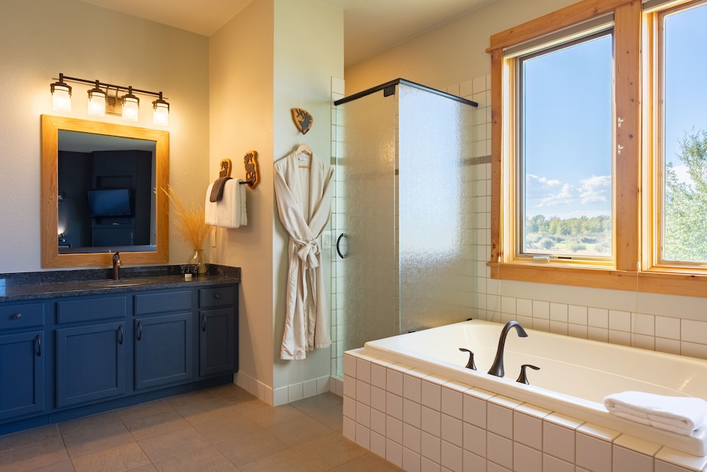 Gallatin River Lodge
