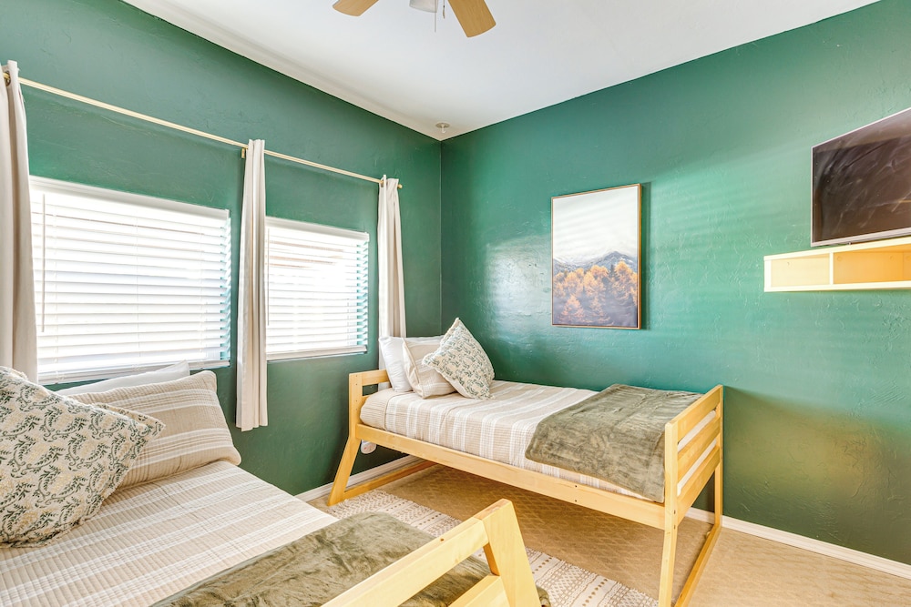 Sauna, Hot Tub & Cold Plunge: Oklahoma City Home!