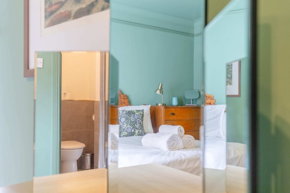 3 Bed House, Sleeps 8 - Near St Pancras