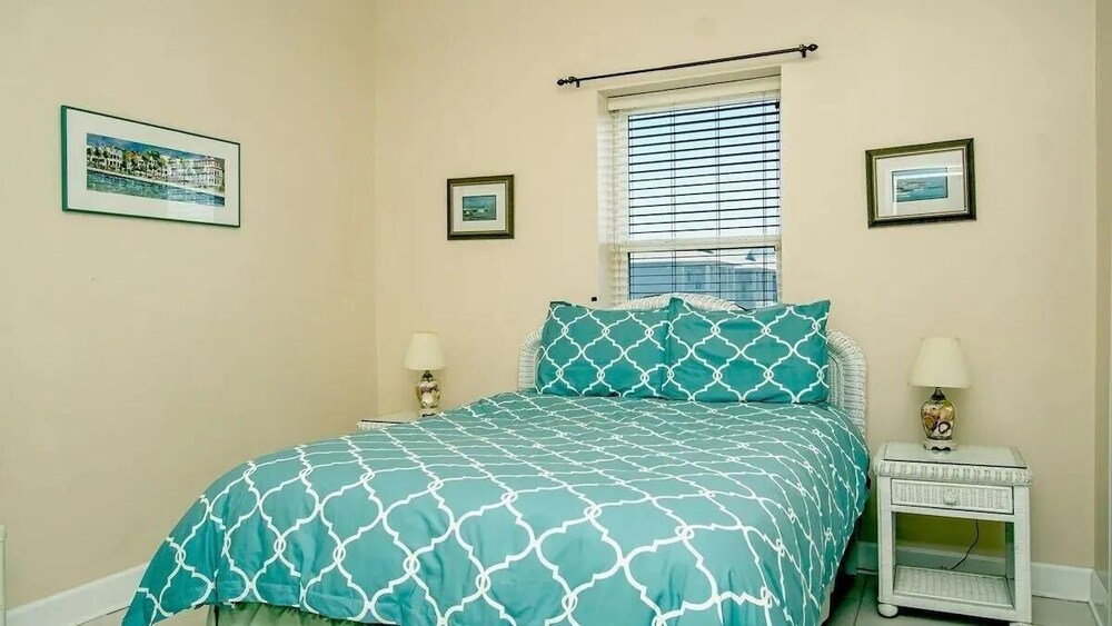 Pavilion Palms 205b
