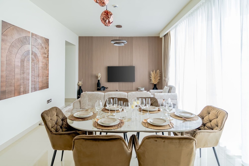 Sophisticated Interior near Hayat Beach