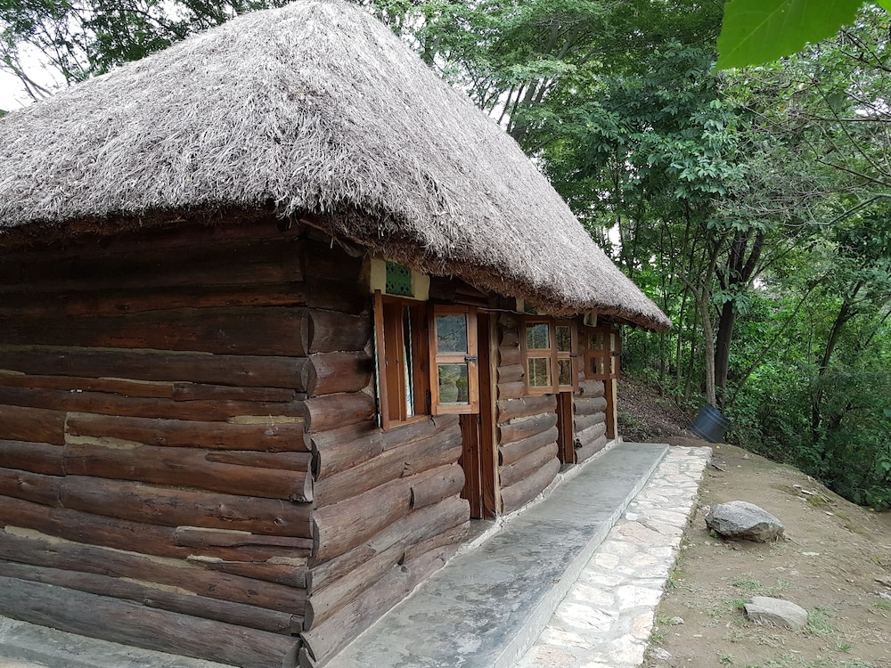 Ecolodge Uganda view 4