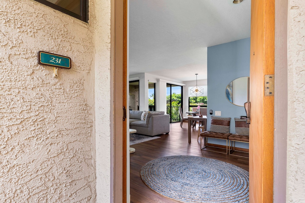 Newly Renovated - Gorgeous Condo & Location - Vrkcv