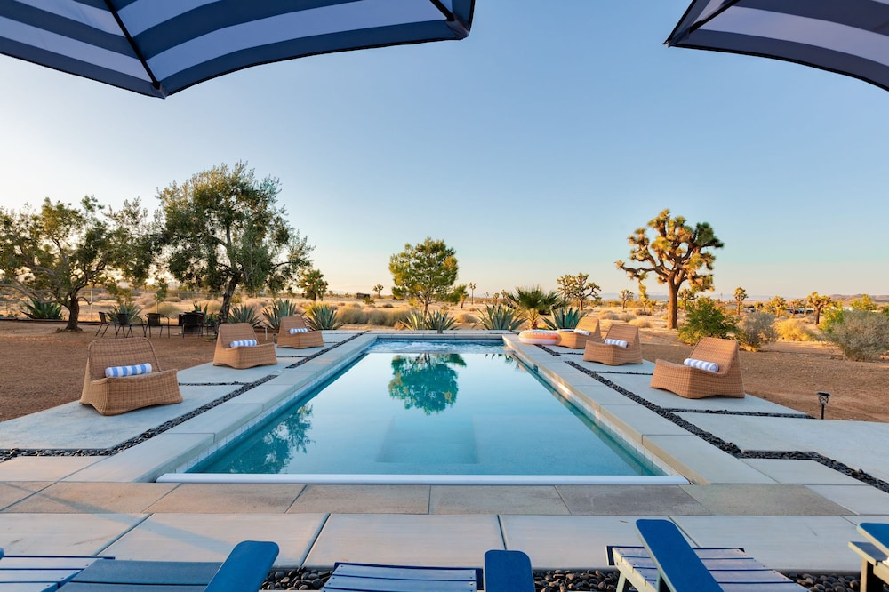 Sunset Grove by Avantstay New Pool Desert Views