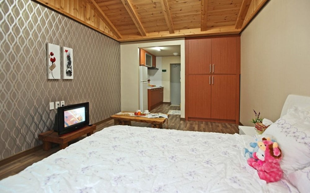 Geojedo Daltteunbawi Pension view 4