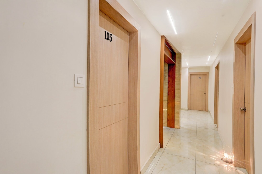 Fabhotel Silver Cloud