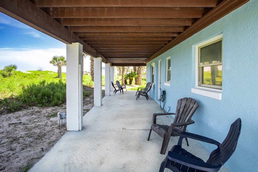 Oceanfront Steps to Sand Deck Pets Welcome