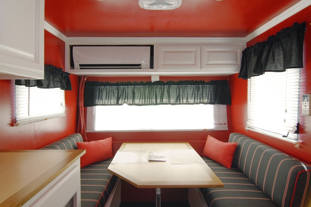 Palm Canyon Hotel & RV Resort