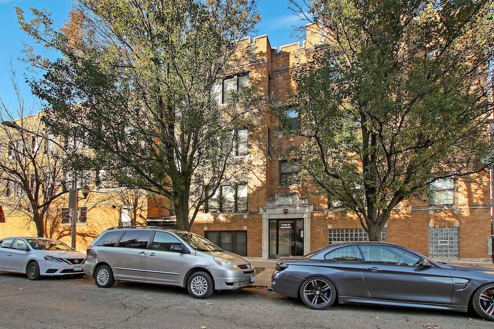 Comfy 2BR - Sunnyside 2F