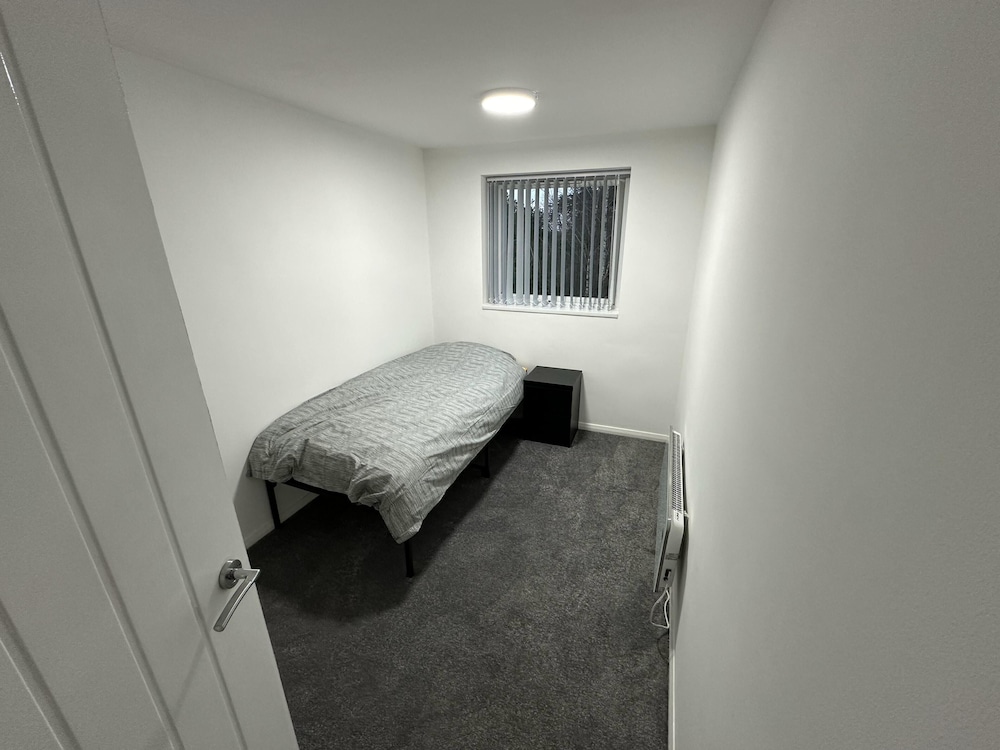 Beautiful 2-bed Apartment in Birmingham view 2