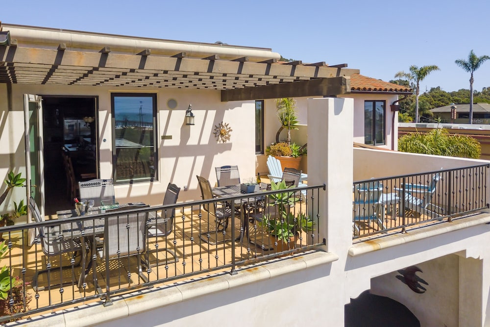 Valentina #401 3 Bedroom Condo by RedAwning view 5