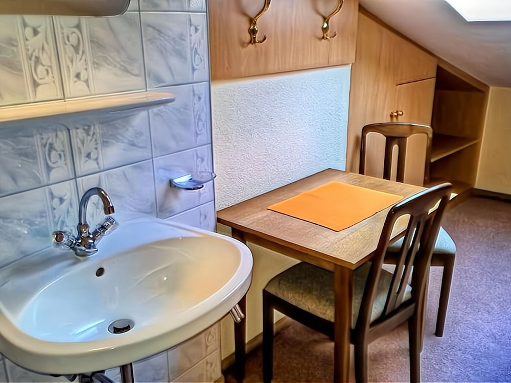 Pleasant Holiday Home in Langenfeld With Balcony