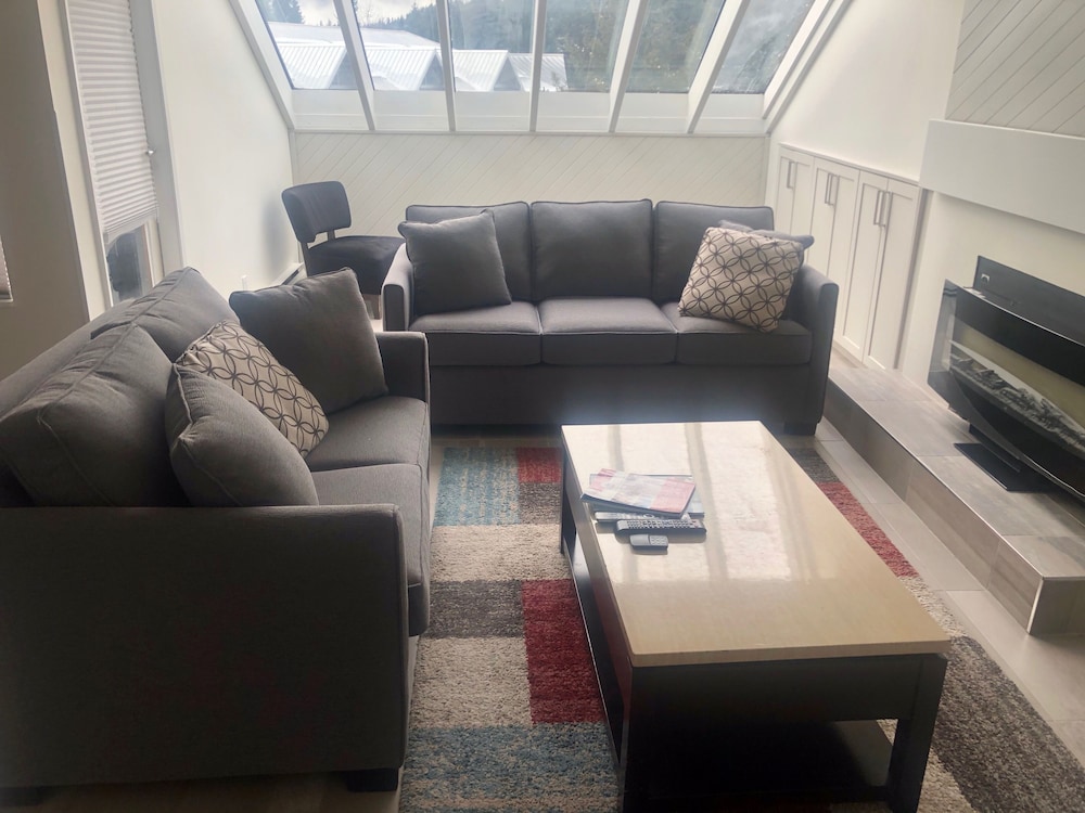 Whistler Blackcomb VR Hearthstone Lodge - Image 5