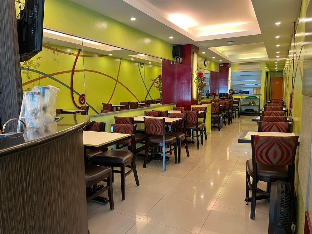 Townhouse OAK Makati Manila Near PNR Pasay Evangelista formerly VIP Suites