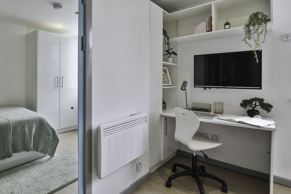 Student Only Picturehouse Apartments