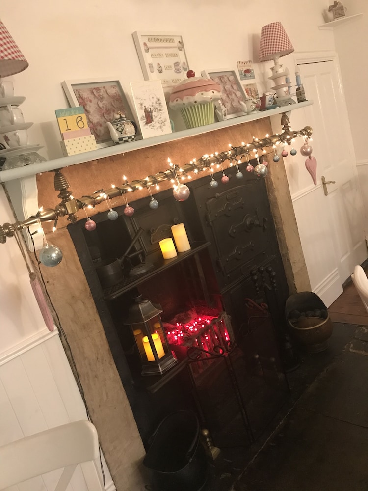 Number 61 Guest House and Tea Room