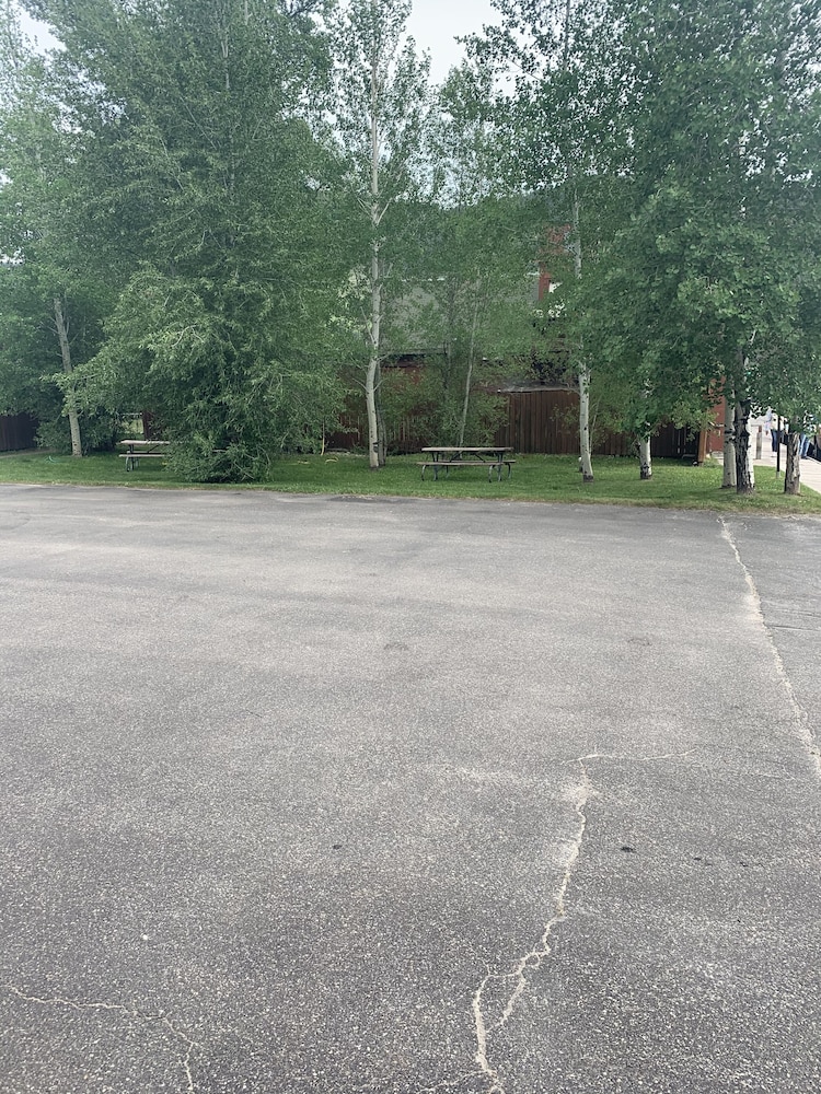 Four Winds Motel